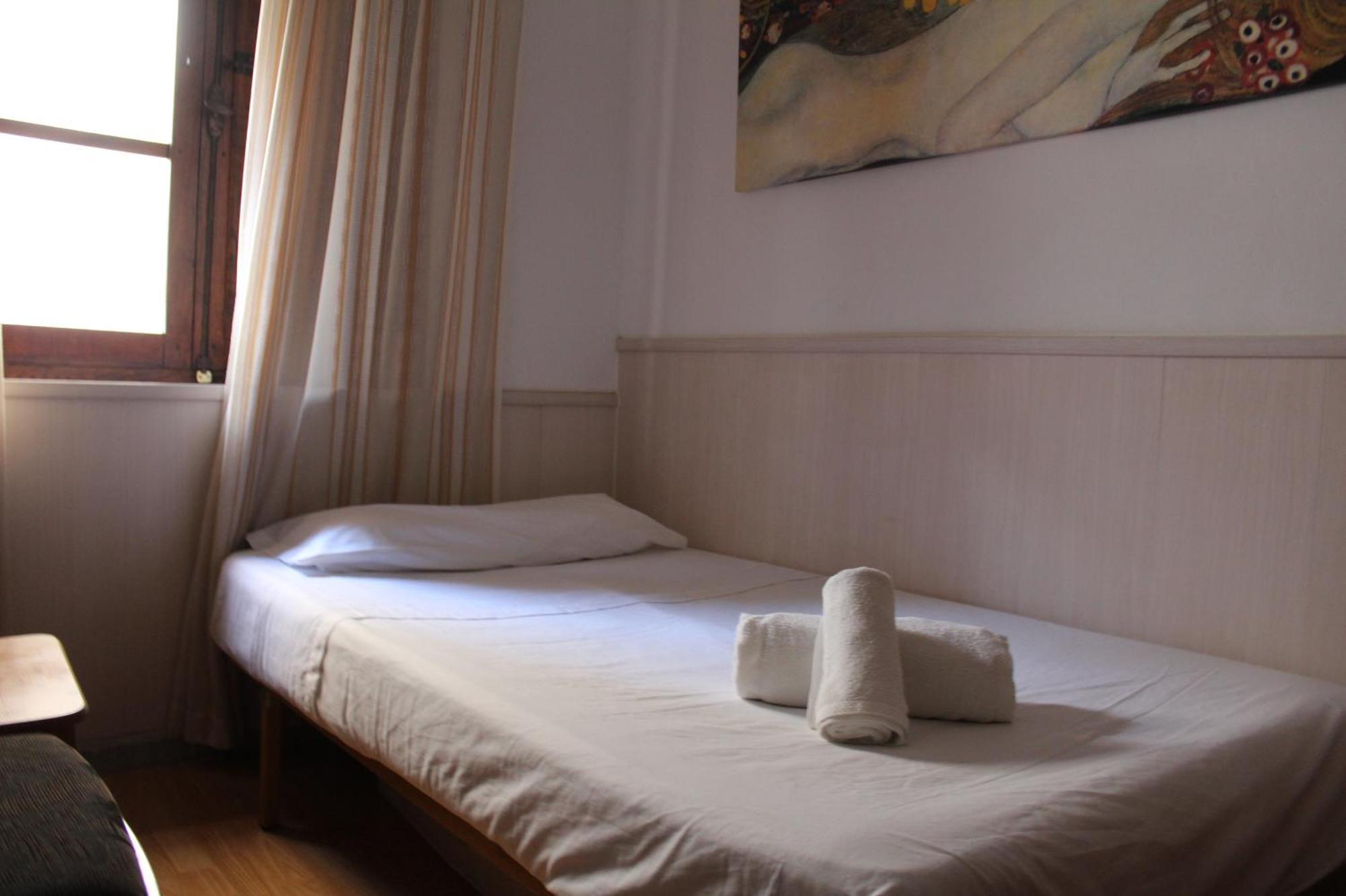 Aires De Gredos/Bajo Apartman Candeleda Kültér fotó